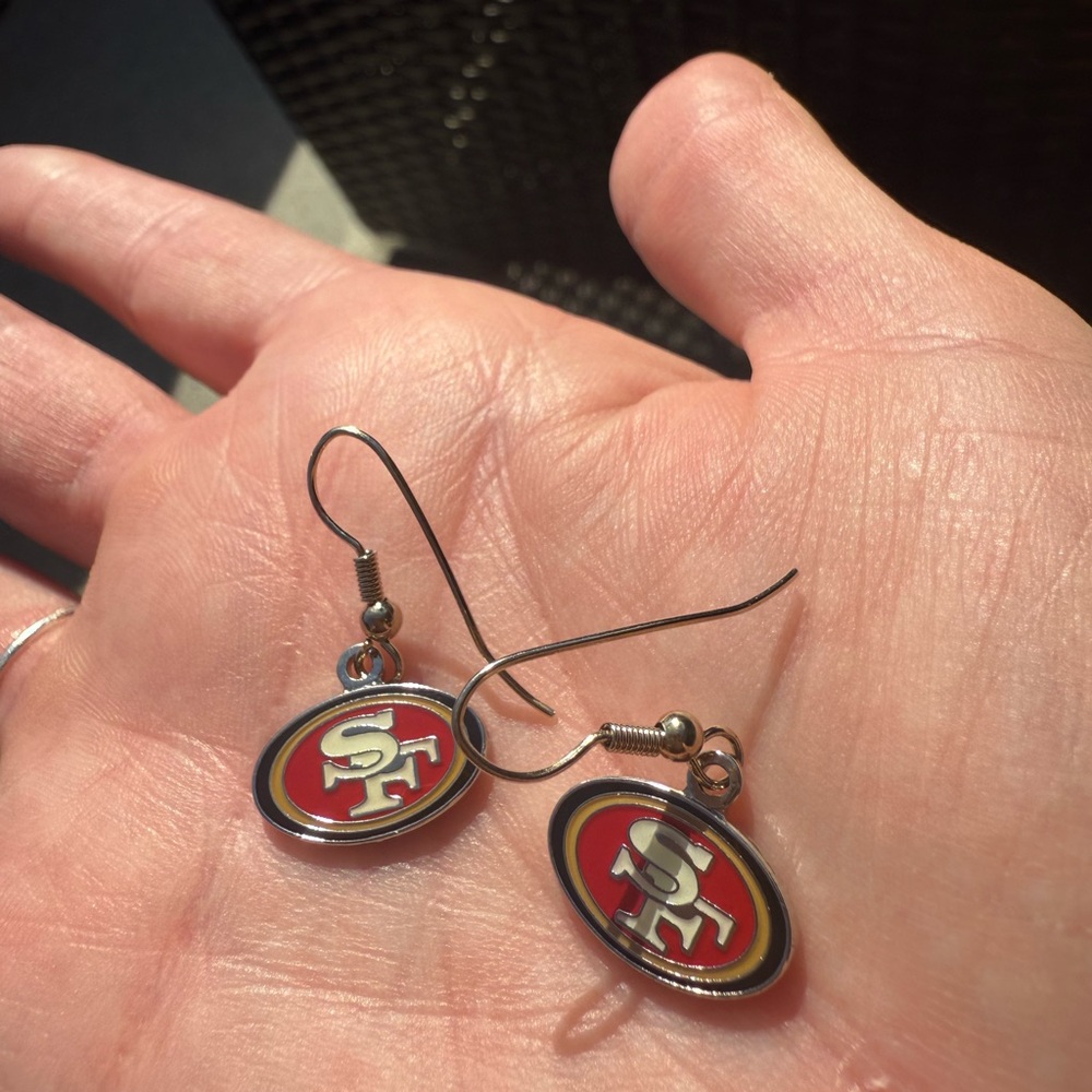 NWOT San Francisco 49ers Logo Earrings